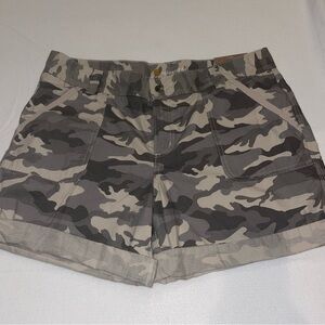 Carhartt Women's Gray Camouflage Cargo Shorts